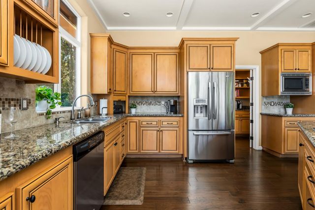 11594 Redwing Ct, Penn Valley, CA 95946