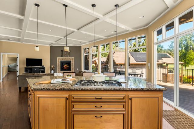 11594 Redwing Ct, Penn Valley, CA 95946