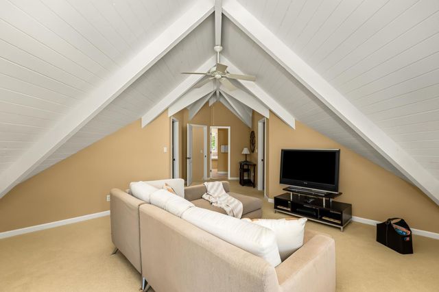 11594 Redwing Ct, Penn Valley, CA 95946