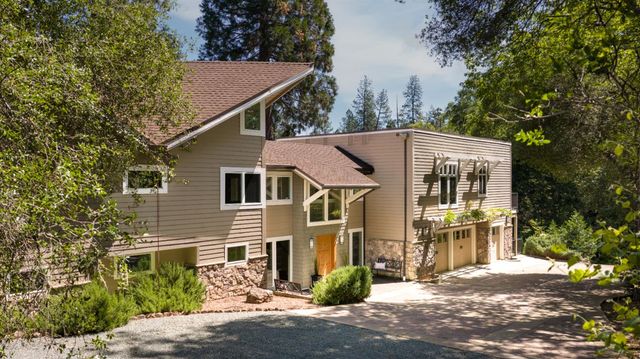 11594 Redwing Ct, Penn Valley, CA 95946