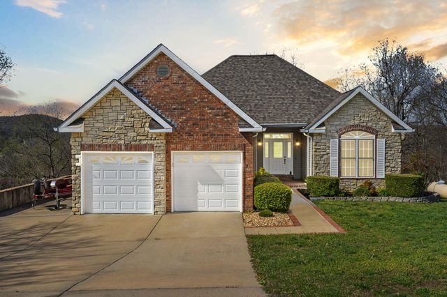 21 Tall Cedar Lane, Reeds Spring, MO 65737
