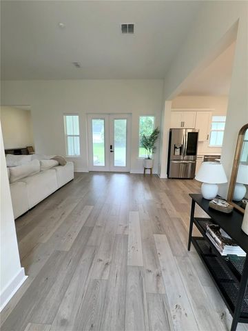 310 W WASHINGTON AVENUE, Lake Helen, FL 32744