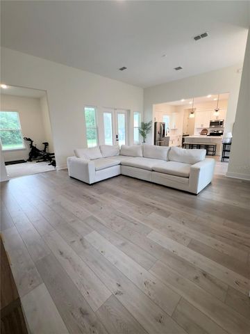 310 W WASHINGTON AVENUE, Lake Helen, FL 32744