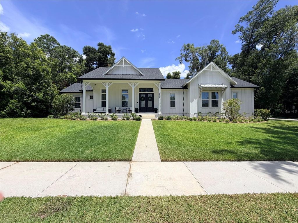 310 W WASHINGTON AVENUE, Lake Helen, FL 32744