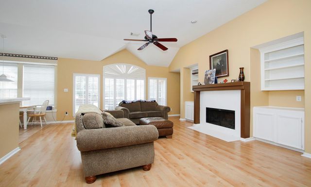 20206 Treetop Lane, Spring, TX 77388