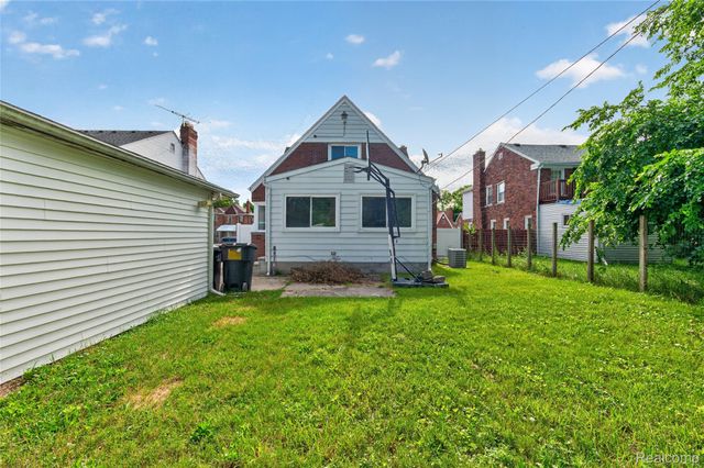 18939 Ohio Street, Detroit, MI 48221