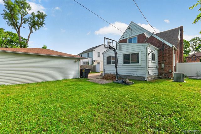 18939 Ohio Street, Detroit, MI 48221