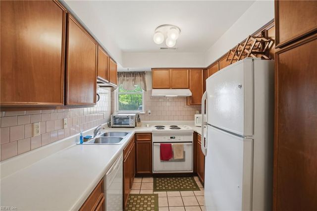 1310 Linkhorn CIR, Virginia Beach, VA 23451