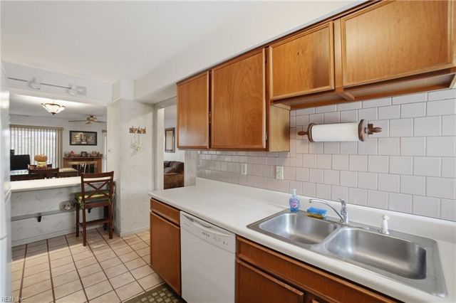 1310 Linkhorn CIR, Virginia Beach, VA 23451