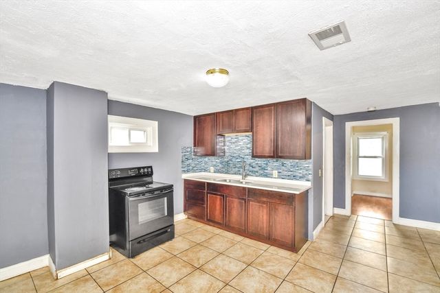 10 Milton St 2, Brockton, MA 02301