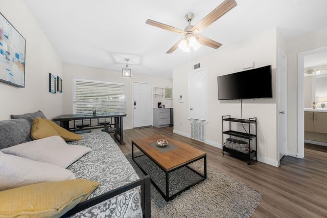 1514 Parker LN 107, Austin, TX 78741