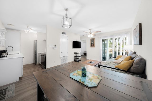 1514 Parker LN 107, Austin, TX 78741