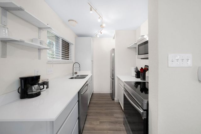 1514 Parker LN 107, Austin, TX 78741