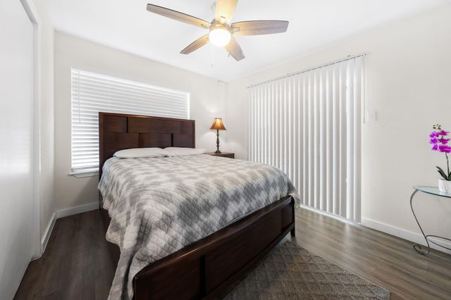 1514 Parker LN 107, Austin, TX 78741