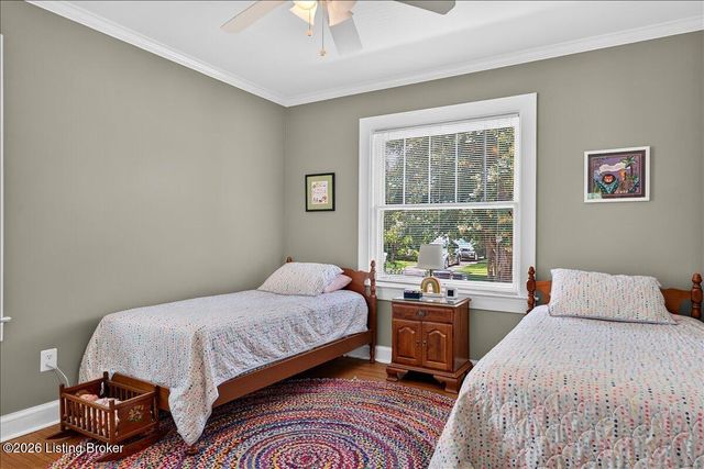 422 Fairlawn Rd, Louisville, KY 40207