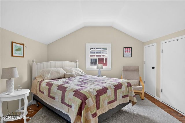 422 Fairlawn Rd, Louisville, KY 40207