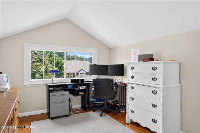 422 Fairlawn Rd, Louisville, KY 40207