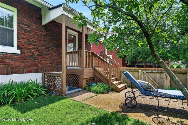 422 Fairlawn Rd, Louisville, KY 40207