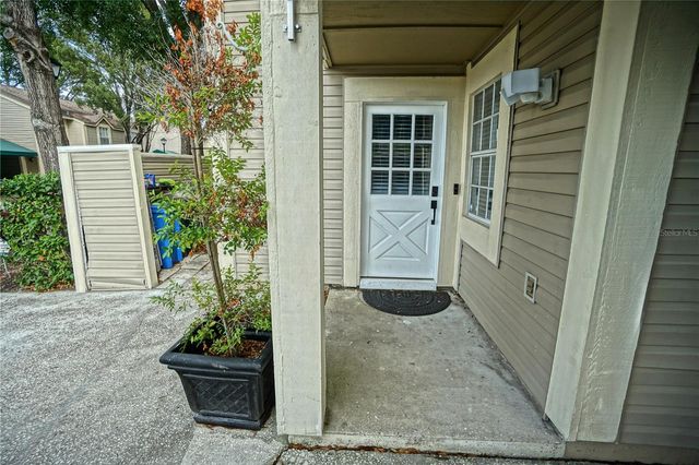 6924 LAKEVIEW COURT, Tampa, FL 33634