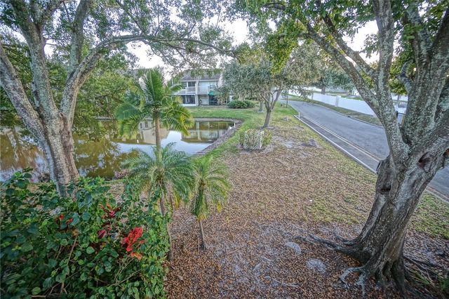 6924 LAKEVIEW COURT, Tampa, FL 33634