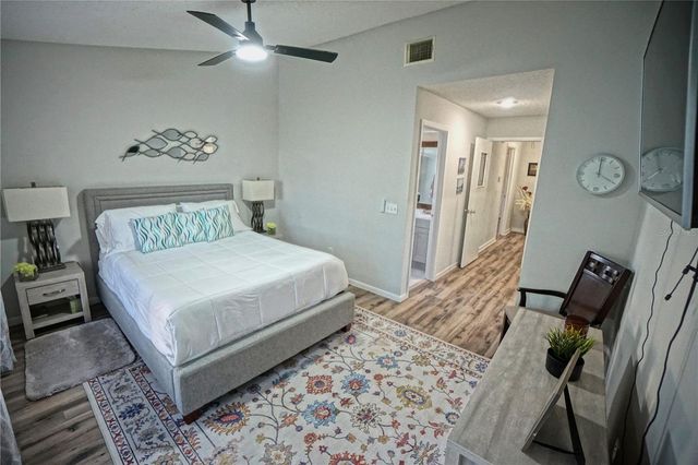 6924 LAKEVIEW COURT, Tampa, FL 33634