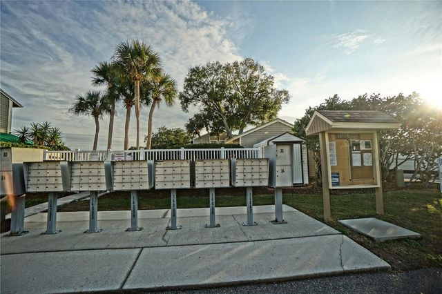 6924 LAKEVIEW COURT, Tampa, FL 33634