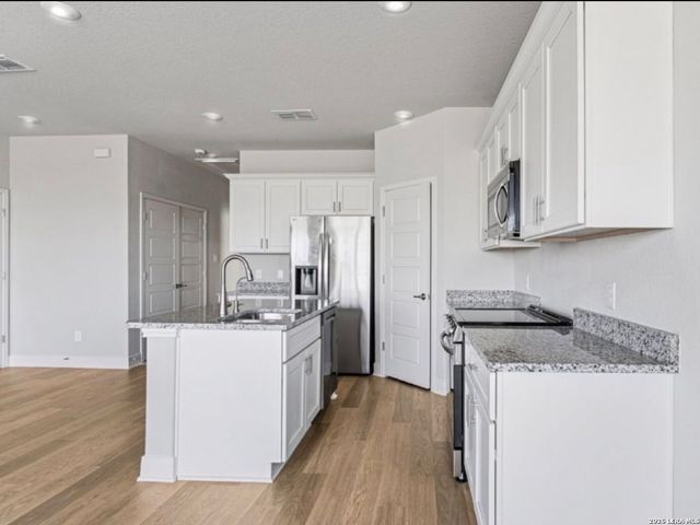 7212 Magnolia Crk Unit 101, San Antonio, TX 78252