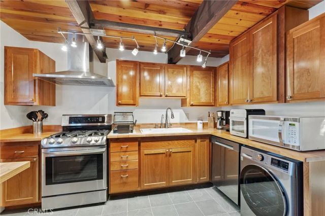189 Moreno Lane, Sugarloaf, CA 92386