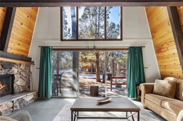 189 Moreno Lane, Sugarloaf, CA 92386