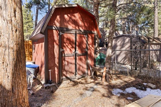 189 Moreno Lane, Sugarloaf, CA 92386