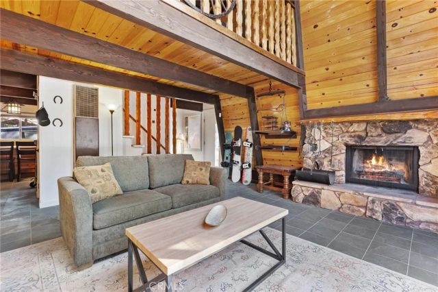 189 Moreno Lane, Sugarloaf, CA 92386