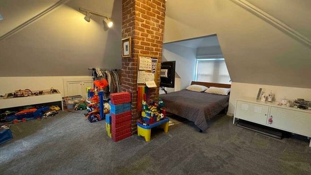 155 Prospect St, Northampton, MA 01060