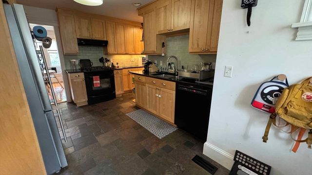 155 Prospect St, Northampton, MA 01060
