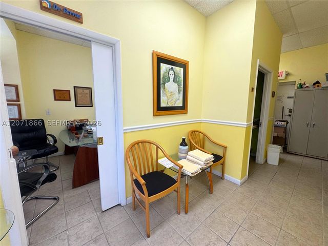 1058 SW 1st St, Miami, FL 33130