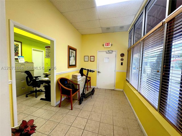 1058 SW 1st St, Miami, FL 33130