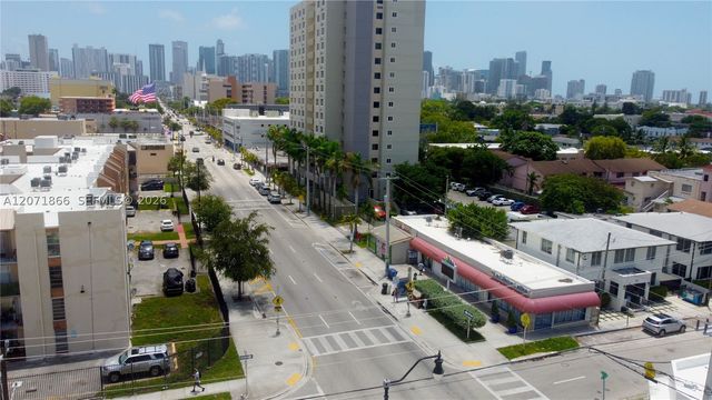 1058 SW 1st St, Miami, FL 33130