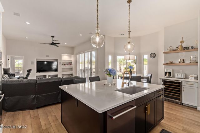 1738 W Lost Moon Court, Tucson, AZ 85737