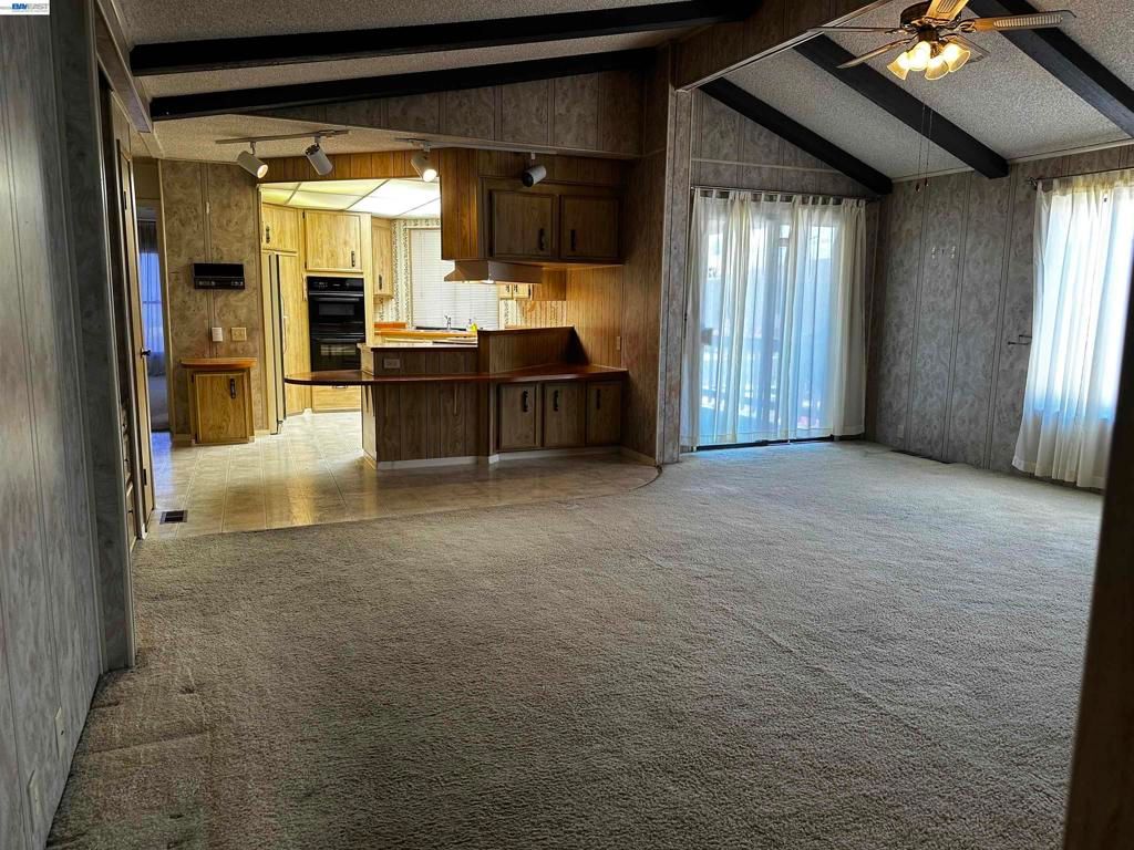 Image 18 of property listing at 29258 Whalebone Way, Hayward, CA 94544