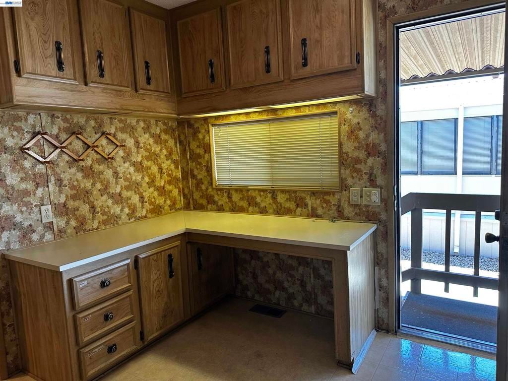 Image 20 of property listing at 29258 Whalebone Way, Hayward, CA 94544