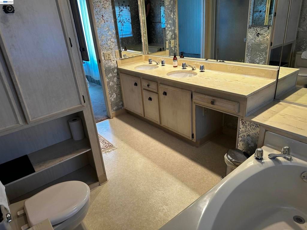 Image 30 of property listing at 29258 Whalebone Way, Hayward, CA 94544