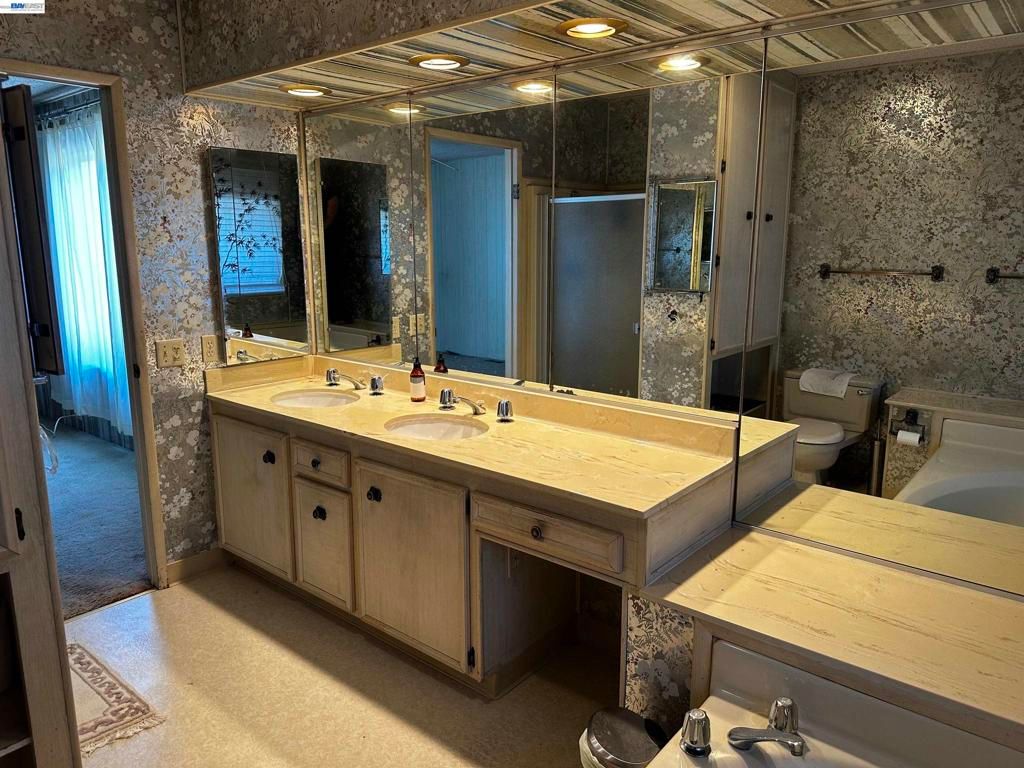 Image 31 of property listing at 29258 Whalebone Way, Hayward, CA 94544