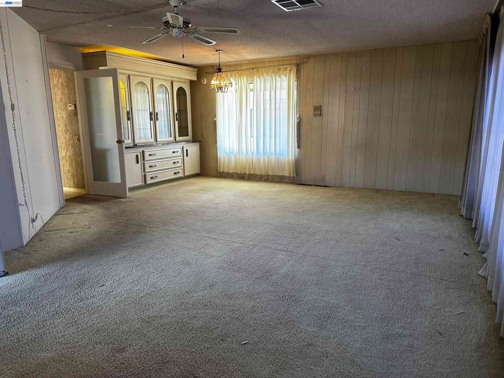 Image 6 of property listing at 29258 Whalebone Way, Hayward, CA 94544