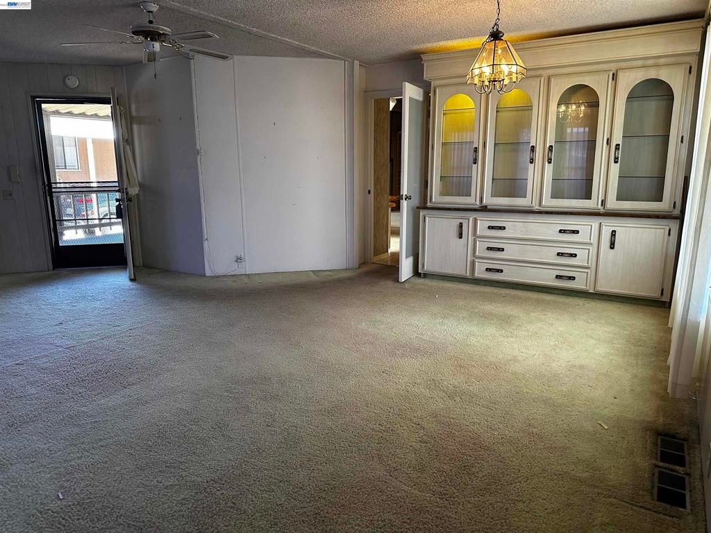 Image 7 of property listing at 29258 Whalebone Way, Hayward, CA 94544
