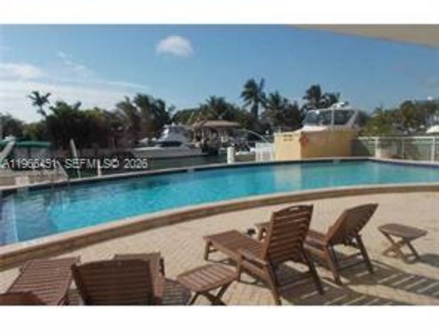 2020 NE 135th Street 901, North Miami, FL 33181