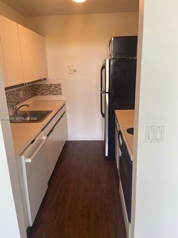 2020 NE 135th Street 901, North Miami, FL 33181