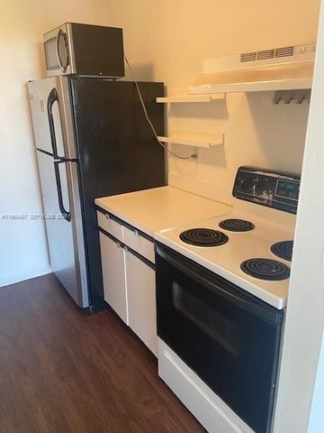2020 NE 135th Street 901, North Miami, FL 33181