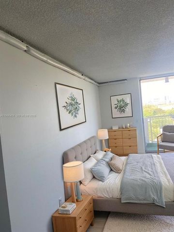 2020 NE 135th Street 901, North Miami, FL 33181