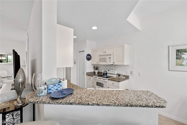 4685 Hawks Nest WAY 103, Naples, FL 34135