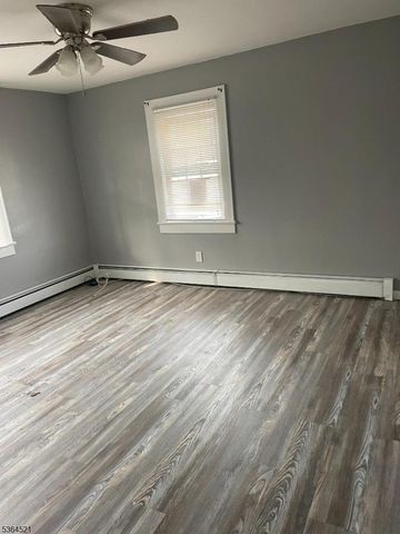 226 N 3Rd Ave, Manville Boro, NJ 08835