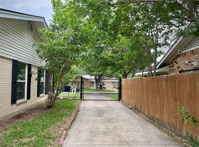 1206 Mildred Lane, Benbrook, TX 76126